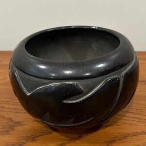 Vintage Native American Black Etched Bowl Signed By Joy Cain